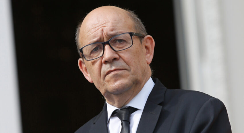  Jean Yves Le Drian : Papa Thomas, le père fouettard